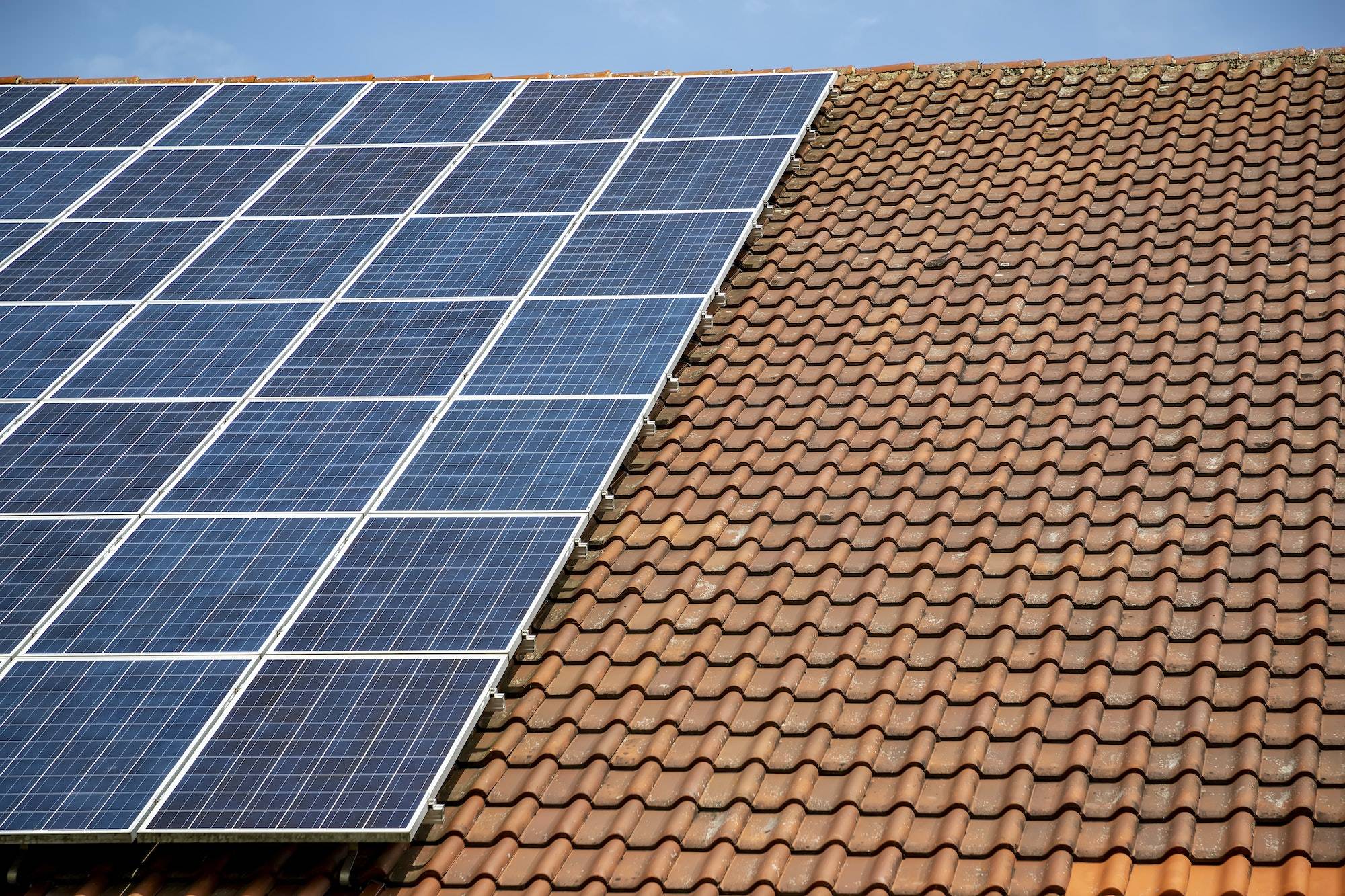 Mathis Sunburn Face up Cele mai bune panouri fotovoltaice: Top 5 Panouri solare